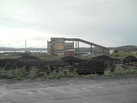 Есть много предприятий, вместе оборудующих угольную инфраструктуру. Это центральная обогатительная фабрика, которая находиться в порту города Шахтерск.
