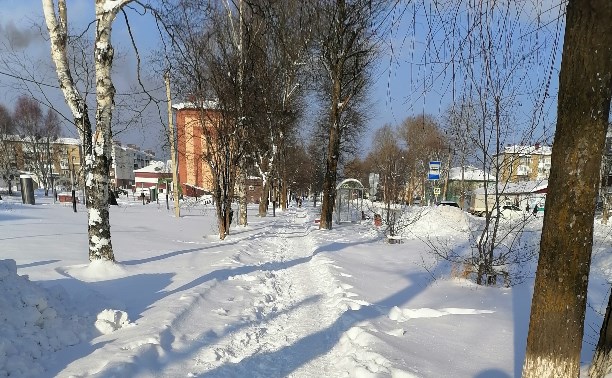 Тротуары Тымовска спустя сутки после снега