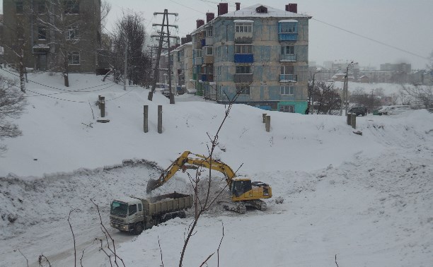 Строительство дороги в Холмске продолжается