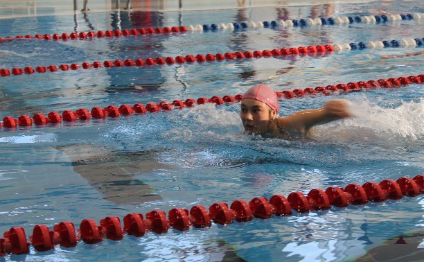 В Корсакове прошли первые соревнования по плаванию