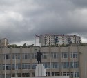 Общение с жителями на площади Ленина в Холмске