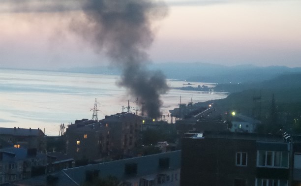 Пожар в Холмске в районе "Стройдетали"