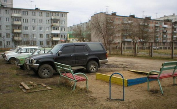 VIP - парковка на детской площадке: есть ли выход?