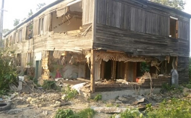 Развалины угрожают жизни и здоровью жителей Новоалександровска!!!