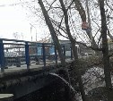 Под мостом через реку Рогатку прорвало трубу!!!
