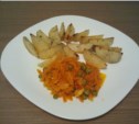 Тушеная морковь с горошком и картофельные дольки