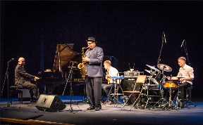 Джаз из чёрного квартала Манхэттена на сахалинской сцене: это была настоящая импровизация