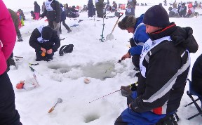 Большая рыбалка на Найбе "Сахалинский лёд" собрала сотни участников