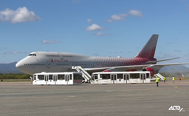 Главный аэропорт Сахалина начал принимать самолёты вместимостью практически 500 пассажиров