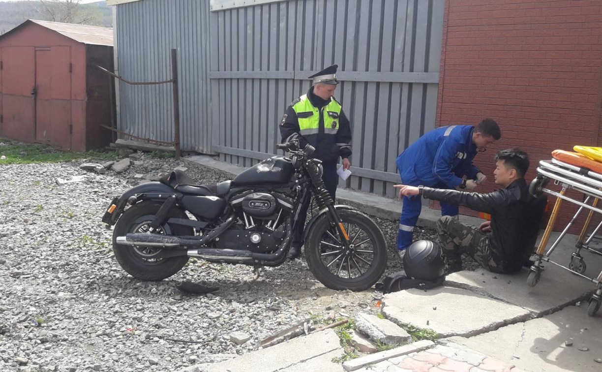 Мотоциклист пострадал при столкновении с Suzuki Escudo в Южно-Сахалинске