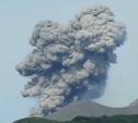 Вулкан Эбеко на Северных Курилах опять чем-то недоволен