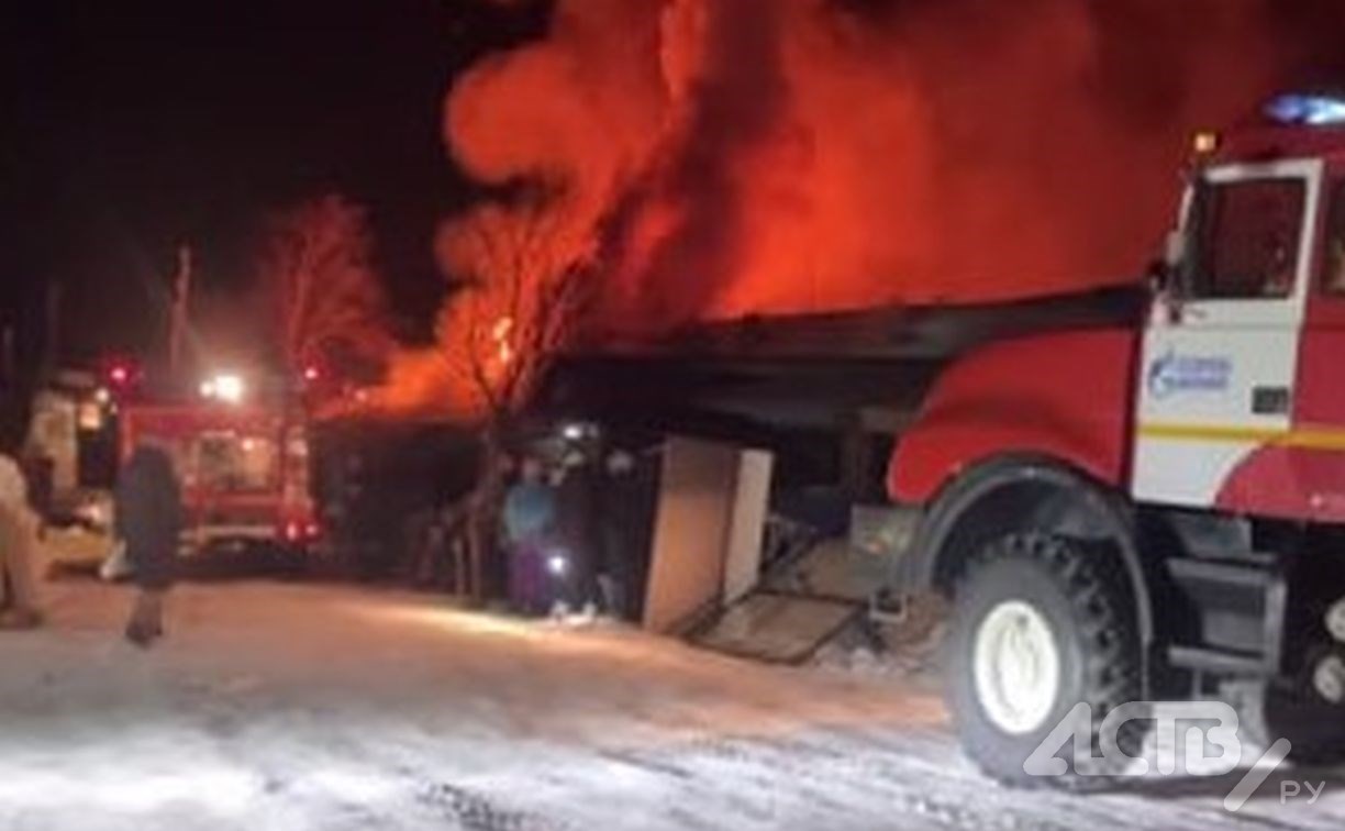 После крупного пожара в Ногликском районе решается вопрос о расселении жильцов дома