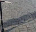 Полиция Долинска ищет похищенный самокат и человека, который его украл