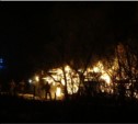 В Южно-Сахалинске сгорел барак (ФОТО, ВИДЕО, дополнение) 