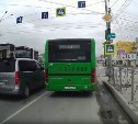 "Неужели им так можно?": в Южно-Сахалинске автобус проехал перекресток, проигнорировав знаки