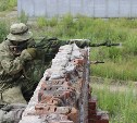 Воевать в городских условиях учатся снайперы на Сахалине