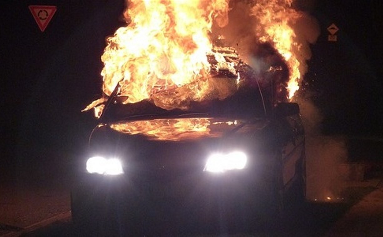 В Новоалександровске горел автомобиль
