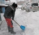 Госжилинспекция проверила качество расчистки снега во дворах Южно-Сахалинска