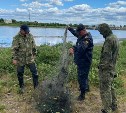 130 сетей, 6 лодок и 23 кг рыбы за неделю изъяли сахалинские инспекторы рыбоохраны