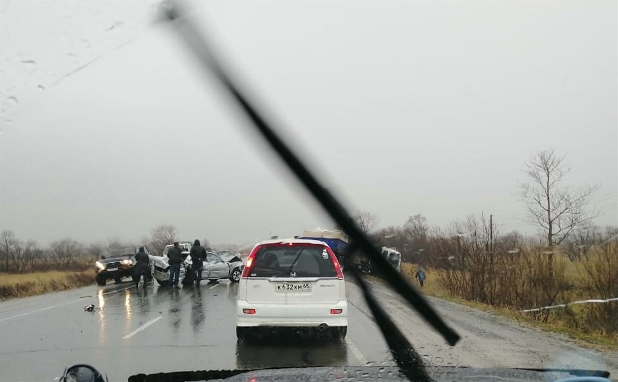 Очевидцы: четыре автомобиля столкнулись в районе Березняков