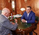 Губернатор Сахалинской области провел встречу с сенатором Григорием Карасиным