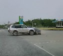 Авария на почти пустом перекрестке произошла утром в районе АЗС в Южно-Сахалинске