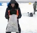 Подними вкладыш с корюшкой: сахалинские рыбаки придумали новый вид спорта на льду