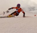 Сахалинские горнолыжники тестируют инвентарь на швейцарском леднике