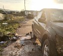 Дети разгромили застоявшийся автомобиль на Сахалине