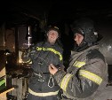 Пожар разгорелся в пятиэтажке в Смирных