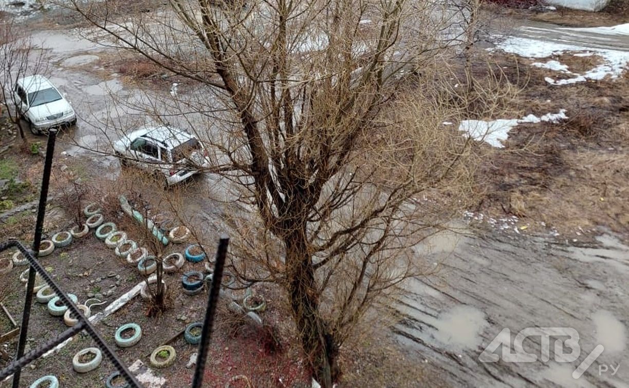 "Говорят, денег нет": южносахалинцы остались без двора после ремонта Авиационной
