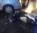 Мопедист попал под колеса легкового автомобиля в Южно-Сахалинске