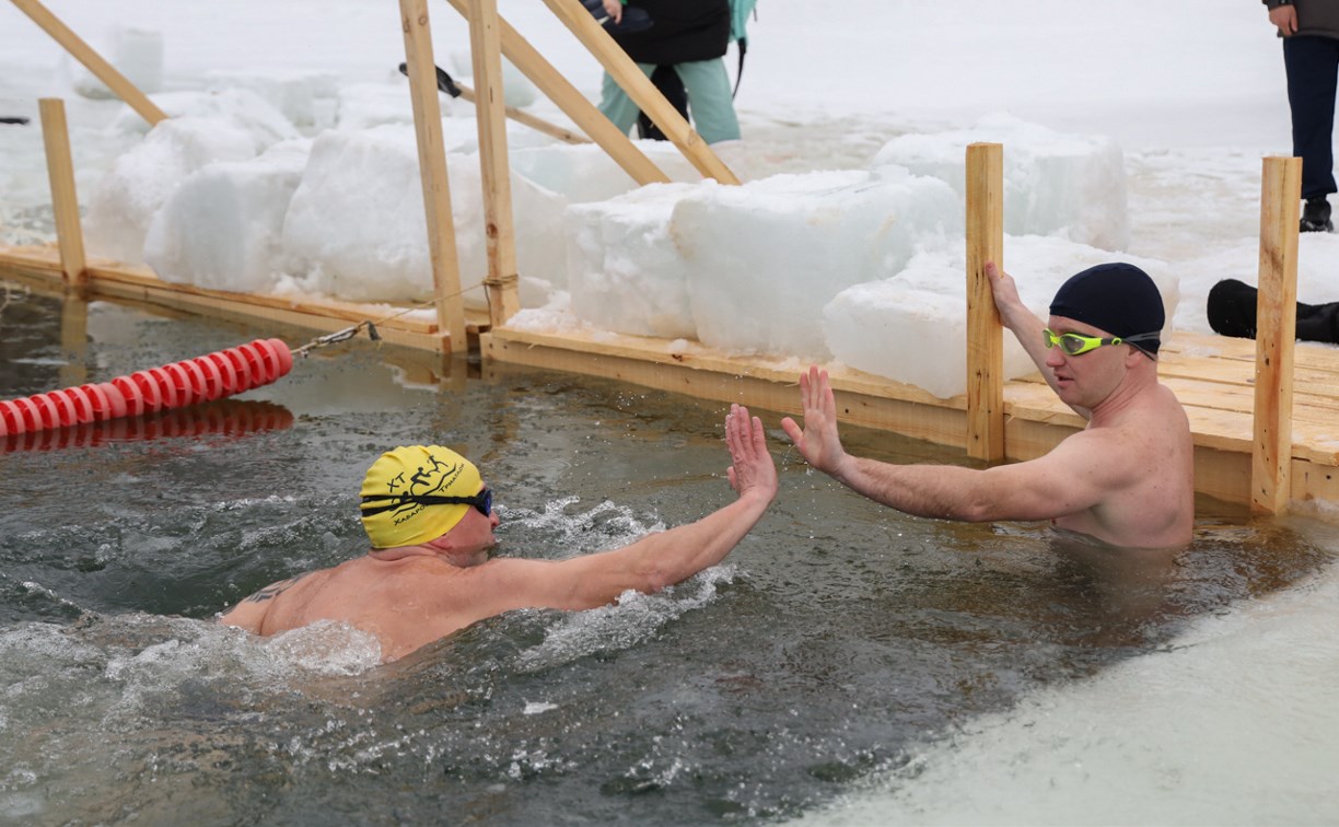 Сахалинские пловцы сразились за Кубок по холодовому плаванию