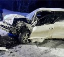 При лобовом столкновении двух "Тойот" в Южно-Сахалинске пострадал водитель одной из них