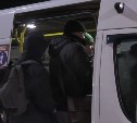 Холод, равнодушие и нелегалы: корреспондент astv.ru на себе проверила жалобы на долинских перевозчиков