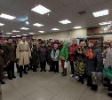 Артисты спели "Катюшу" в сахалинских супермаркетах