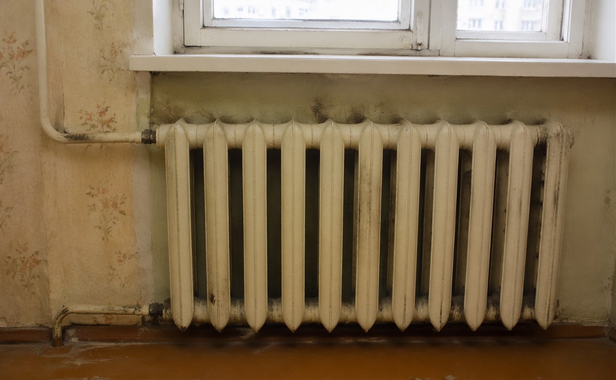 Россиянам объяснили опасность покраски старых батарей