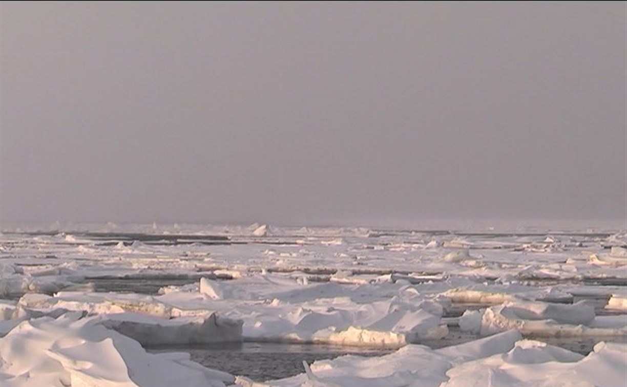 Безопасного льда для рыбалки на юго-востоке Сахалина становится меньше