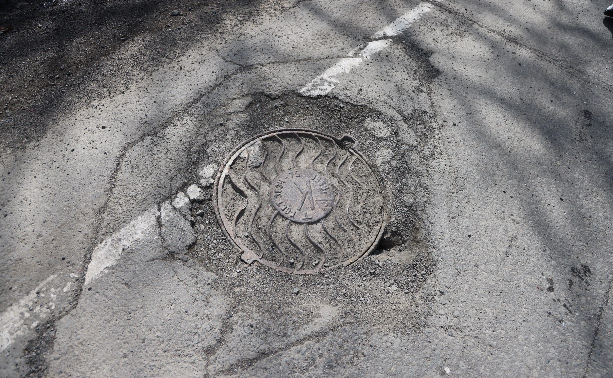 Текущий ремонт дорог в Макаровском районе завершится к 1 июля