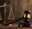 В Южно-Сахалинске серийный вор похищал силовой кабель и аккумуляторы из припаркованных машин 