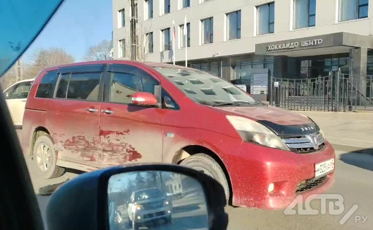 Две легковушки столкнулись на Компроспекте в Южно-Сахалинске 