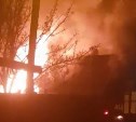 Тымовские пожарные потушили горящий дом в Ясном