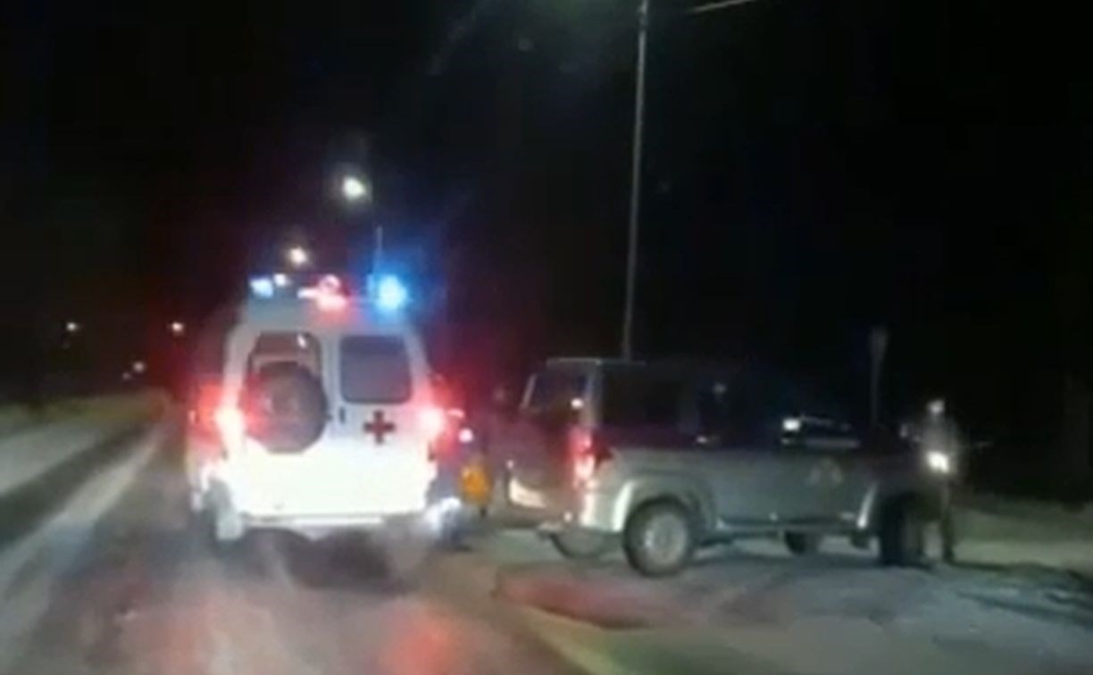 Полиция Сахалина разыскивает водителя, бросившего сбитого пешехода на дороге