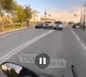 В Южно-Сахалинске внедорожник пошёл на опасный обгон перед встречным мотоциклом