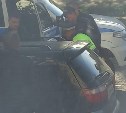 Очевидец: пьяный водитель в Южно-Сахалинске уснул в автомобиле посреди дороги