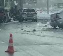 Последствия ДТП с участием самосвала сняли на видео в Южно-Сахалинске 