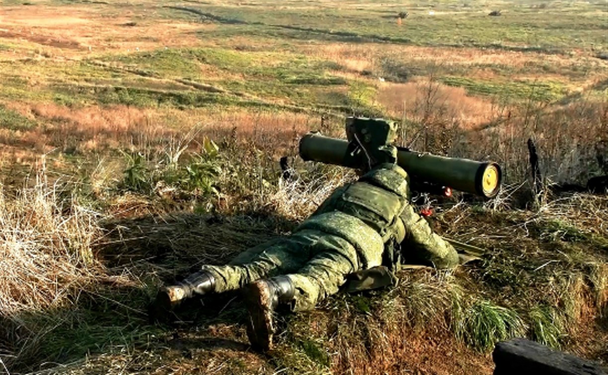 Военнослужащие на Сахалине осваивают стрельбу из "Фагота"