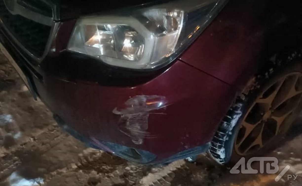 Скрывшегося с места ДТП водителя ищут в Южно-Сахалинске