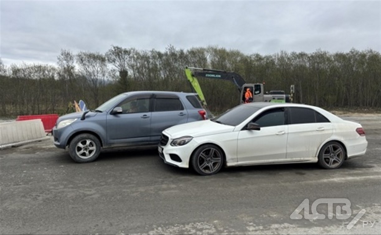 Очевидцев столкновения Mercedes-Benz Е 200 и Toyota Rush ищет ГАИ Южно-Сахалинска