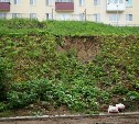 Сопка вновь "сползла" в Корсакове во время дождя
